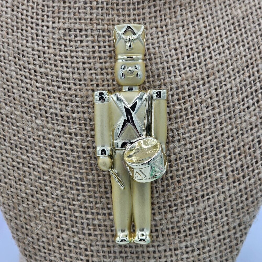 Vintage AJC Gold-Tone Drummer Boy Soldier Brooch Pin Holiday Collectible Jewelry
